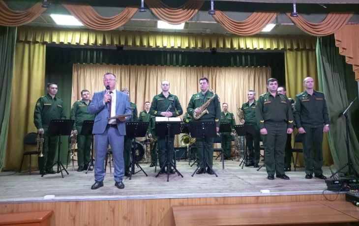 В гостях военный оркестр Курского территориального горнизона. В гостях военный оркестр Курского территориального горнизона.